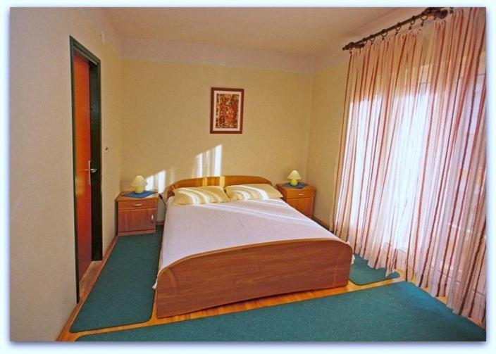 Apartment Bubi Hvar 1